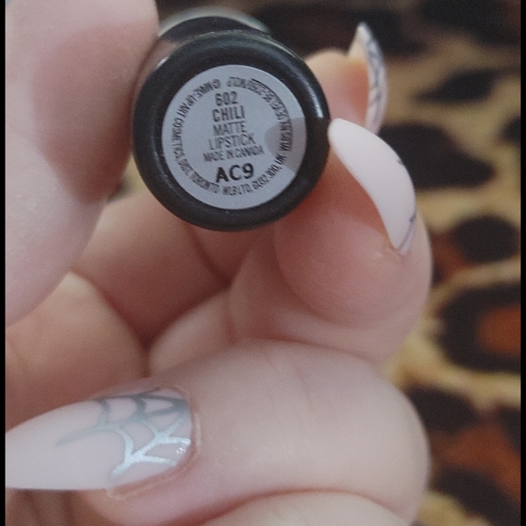 MAC matte lipstick in 602 Chili - Picture 7 of 7